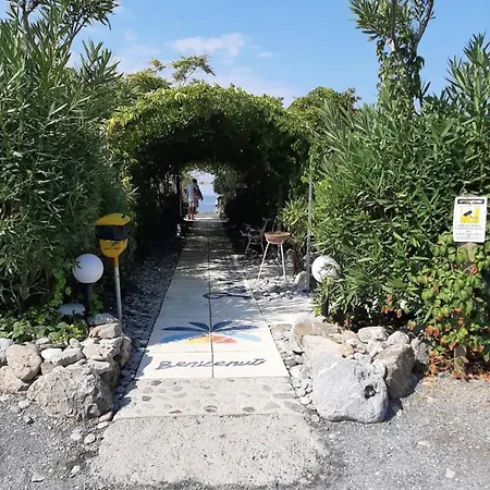 Piccola Casa Con Vista Mare Al Villaggio Del Bridge Cs San Nicola Arcella